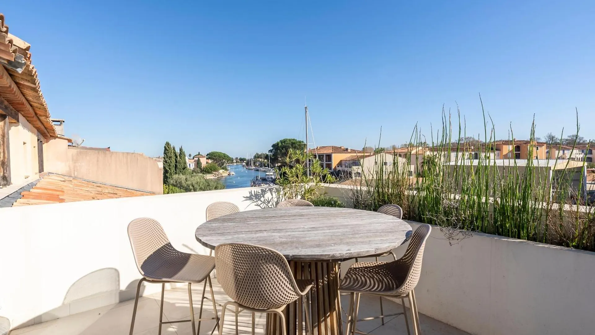 Maison Avec Piscine Et Amarrage Grimaud Villa